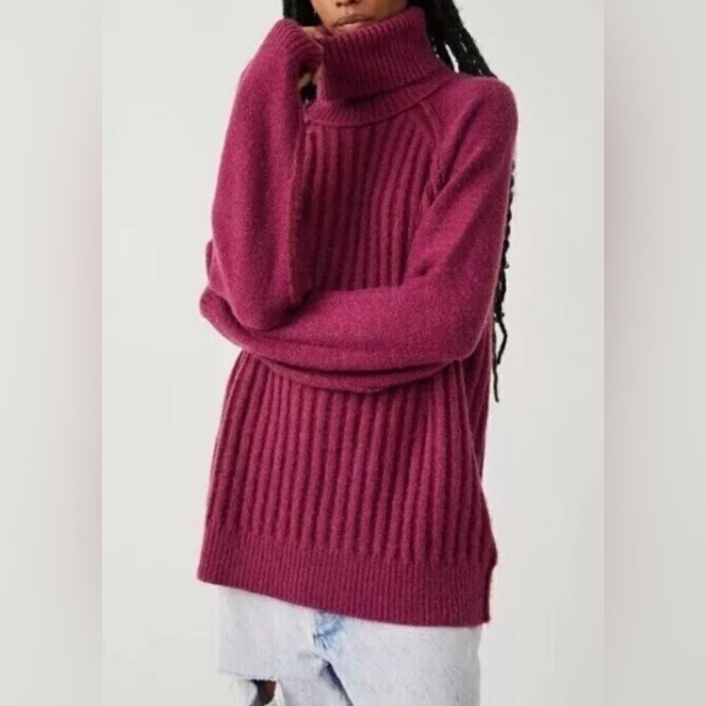 Free People Big City Turtleneck Mulberry‎ Sz M